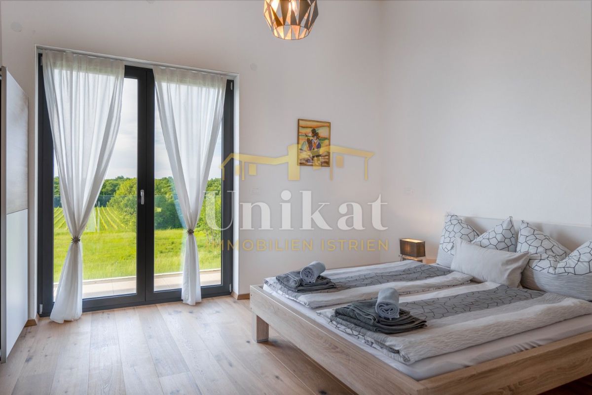 Casa di lusso con garage sotterraneo - 3 km dal mare